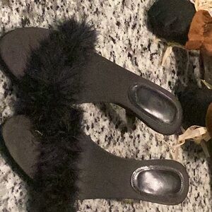 Kitten heal furry slippers size 10